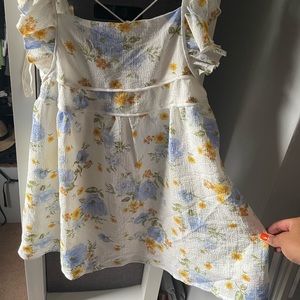 Floral Dress! Back out! Super lightweight!
